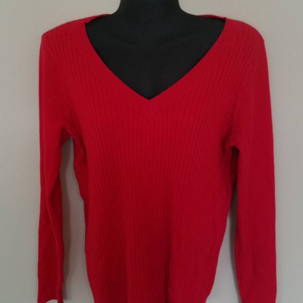 Ribbed red sweater size L